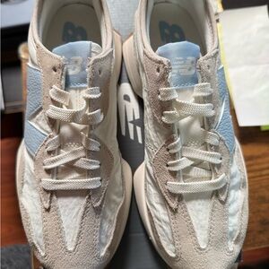 New Balance 327 Women's Shoes Sz 7